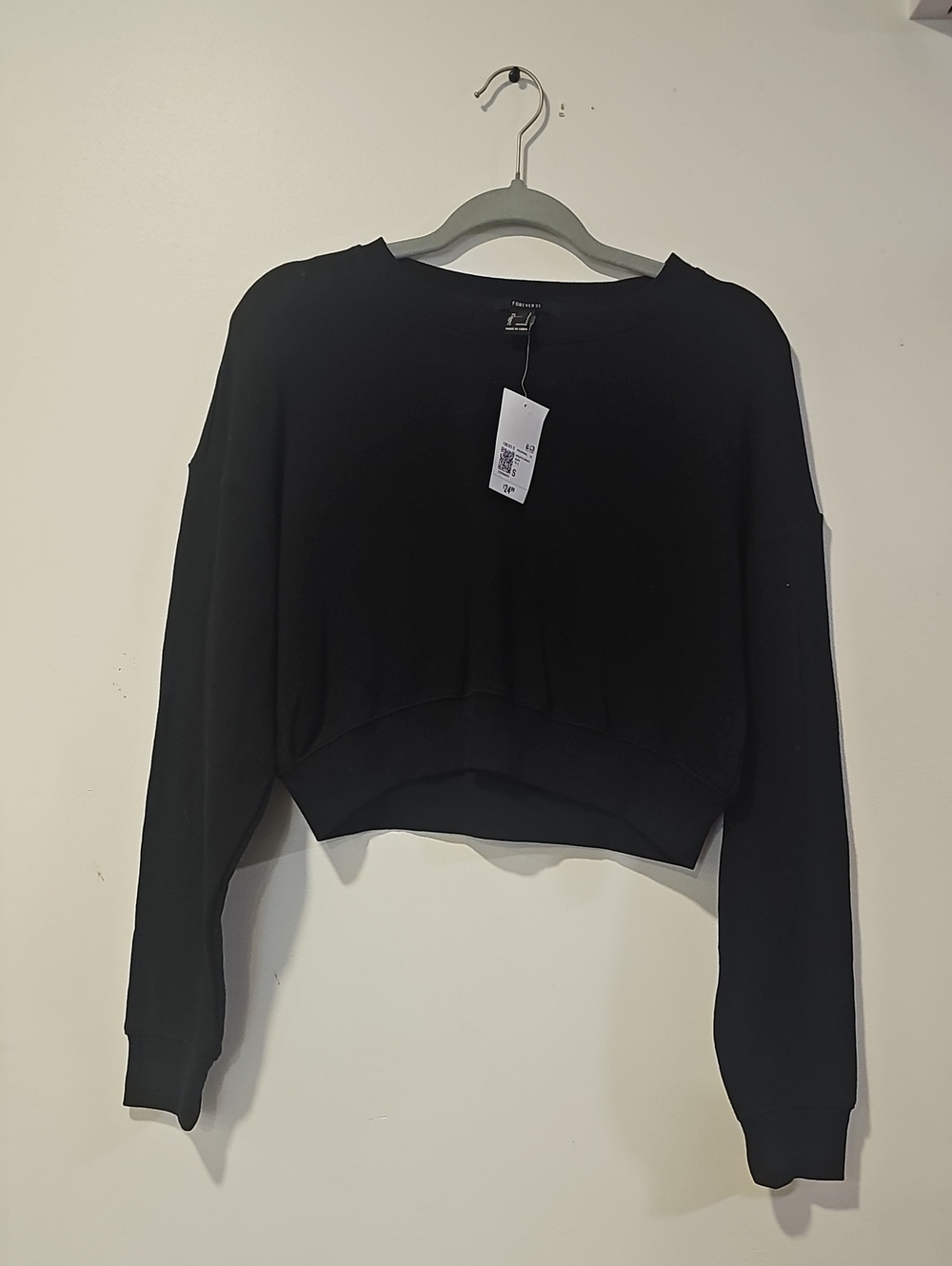 Forever 21 Black Cropped Crewneck Sweatshirt